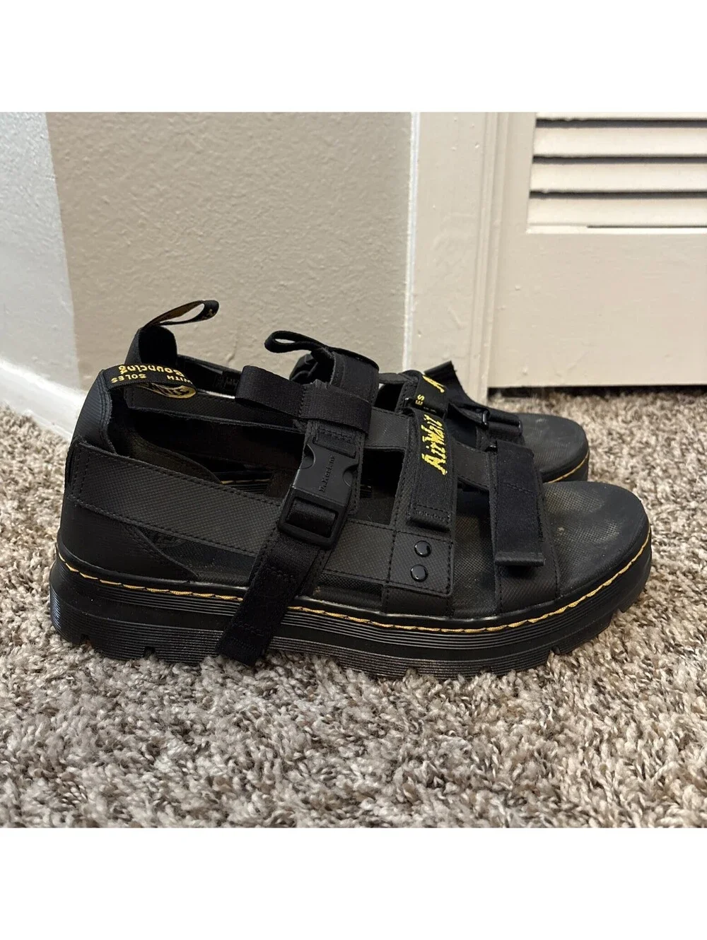 Dr. Martens Pearson Sandals Men's Size 12 Black Fisherman AirWair Strap Platform